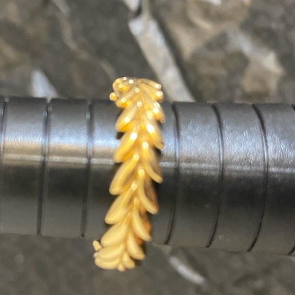 Future Ethereal Ring - Picture 7 of 16